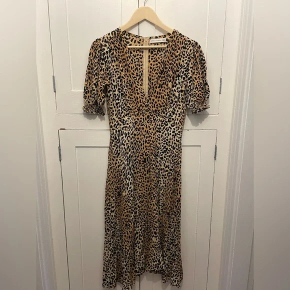 Faithfull the Brand Marie Louise midi dress in a leopard print. - Picture 3 of 9